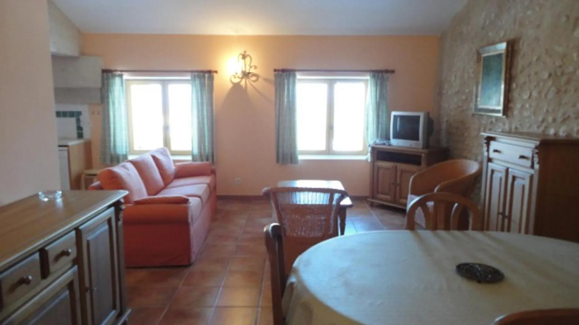 Appartement Spacieux Au Coeur De Valensole Avec Piscine - Fr-1-822-11 Brunet 0*,